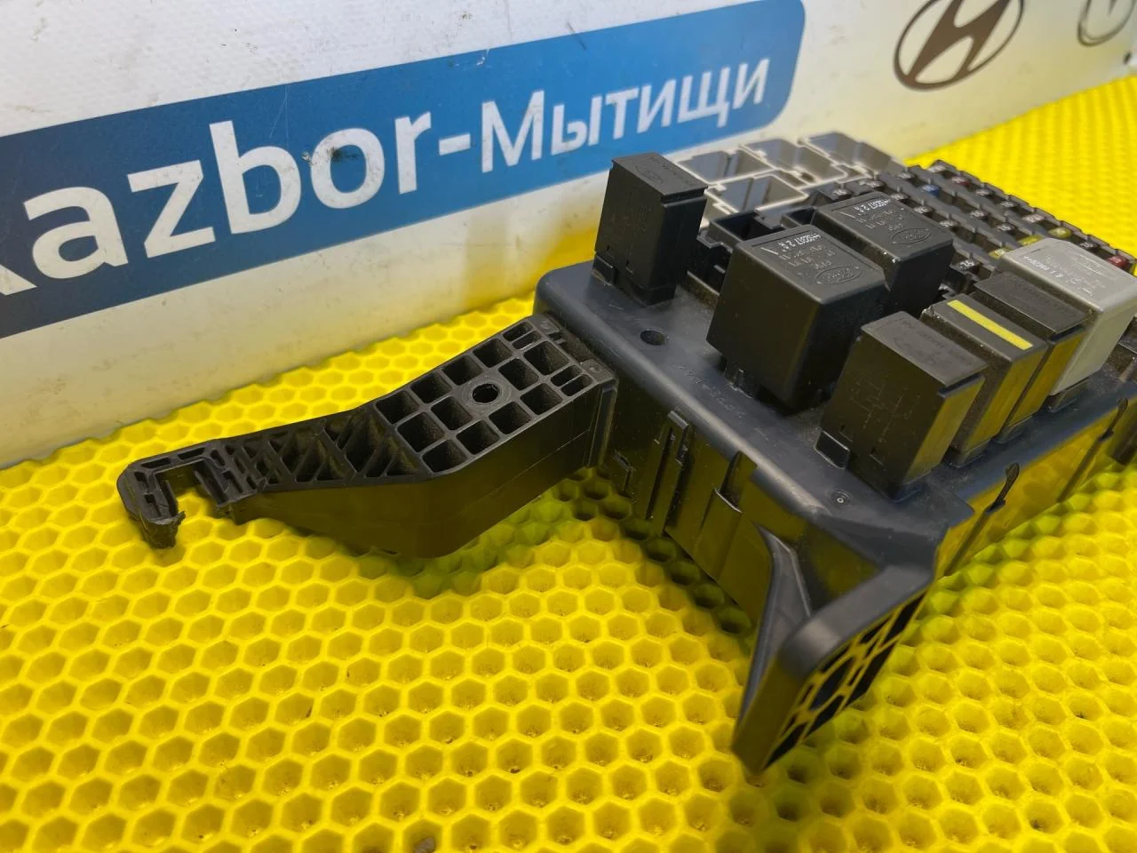 Блок предохранителей Ford Mondeo 3 - миниатюра 2