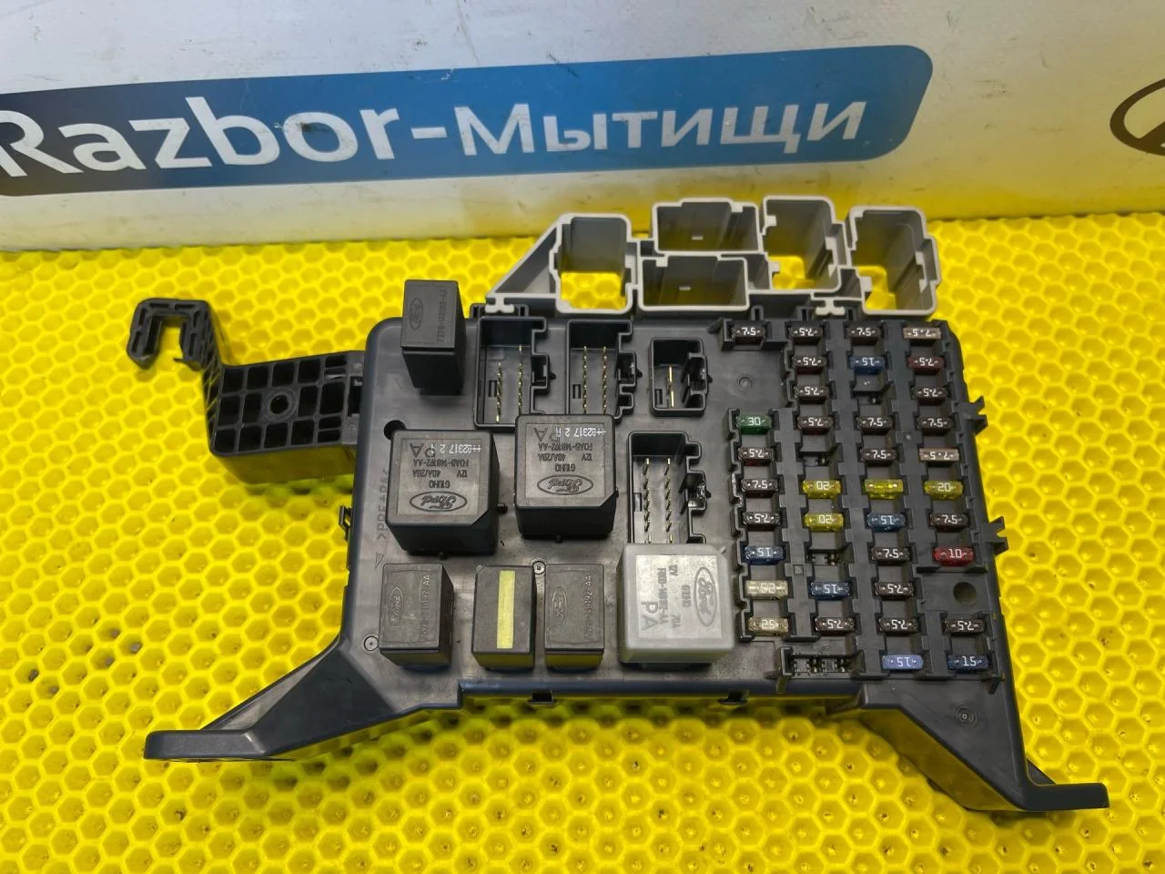 Блок предохранителей Ford Mondeo 3 - миниатюра 3
