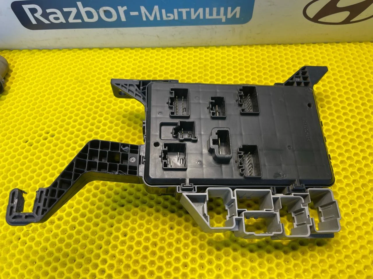 Блок предохранителей Ford Mondeo 3 - миниатюра 7