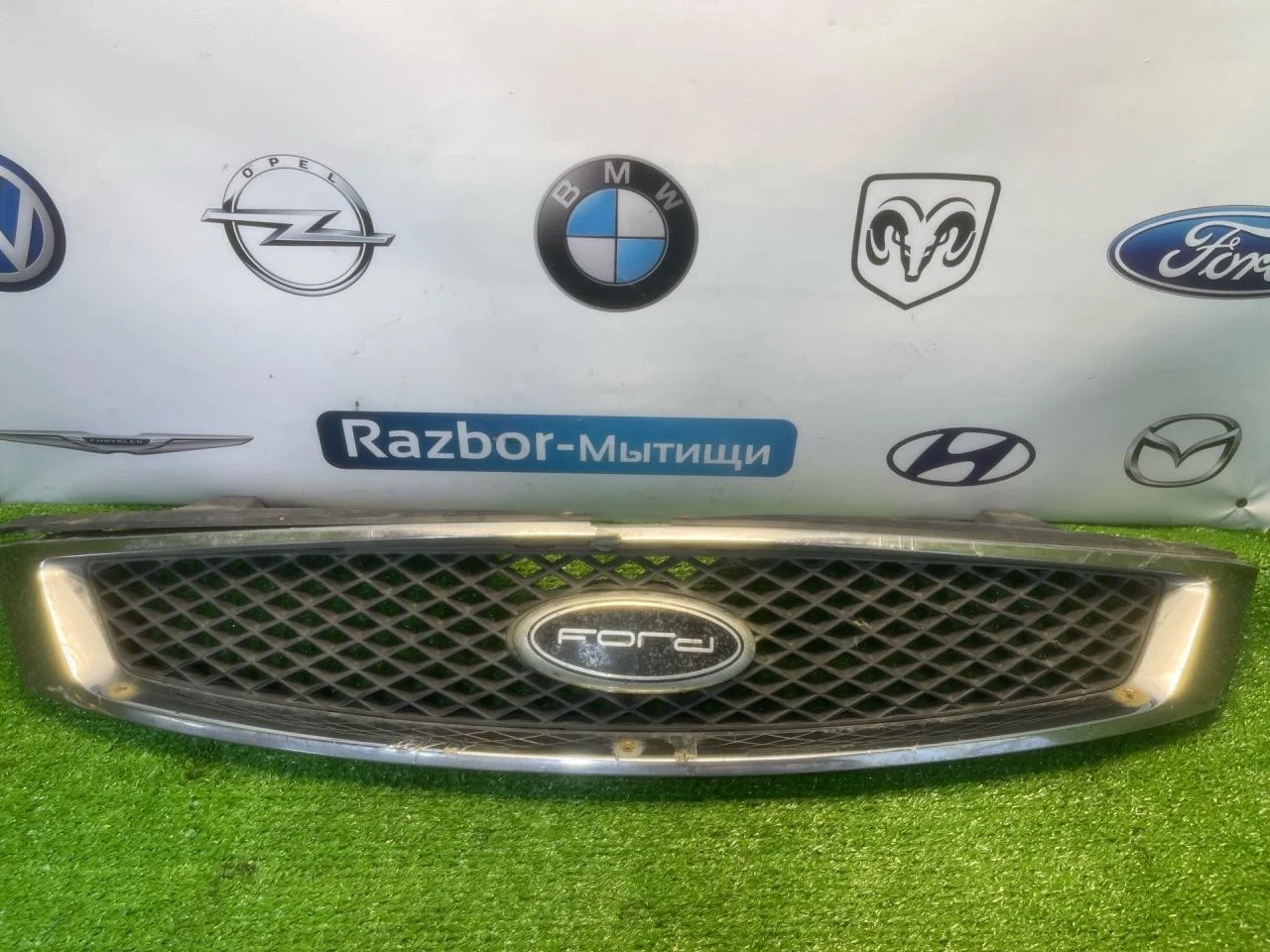 Решетка радиатора Ford Focus рест. CAK 2004 - миниатюра 2