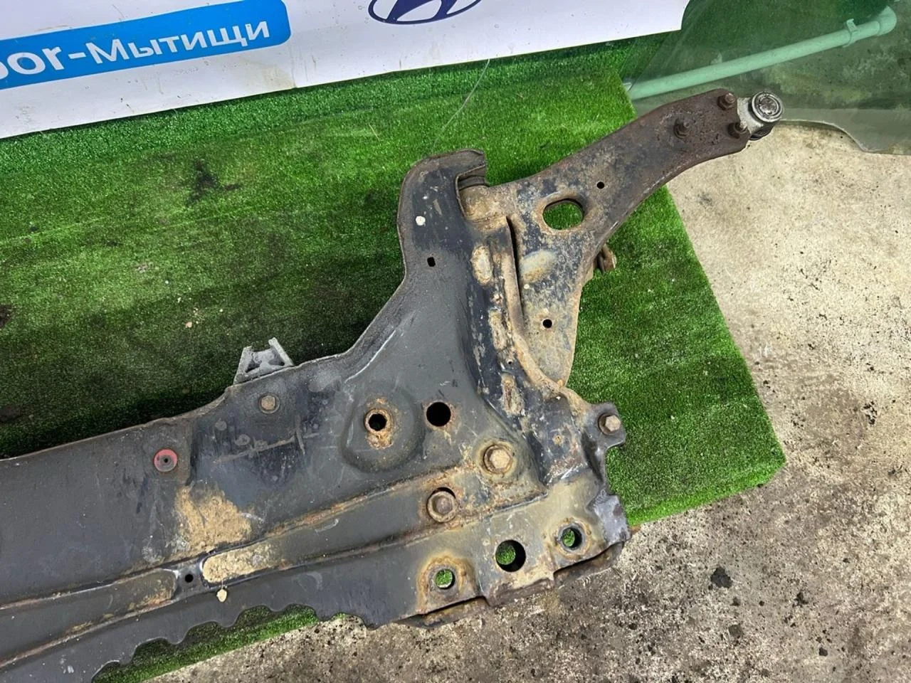Передняя балка Ford Focus 1 - миниатюра 4