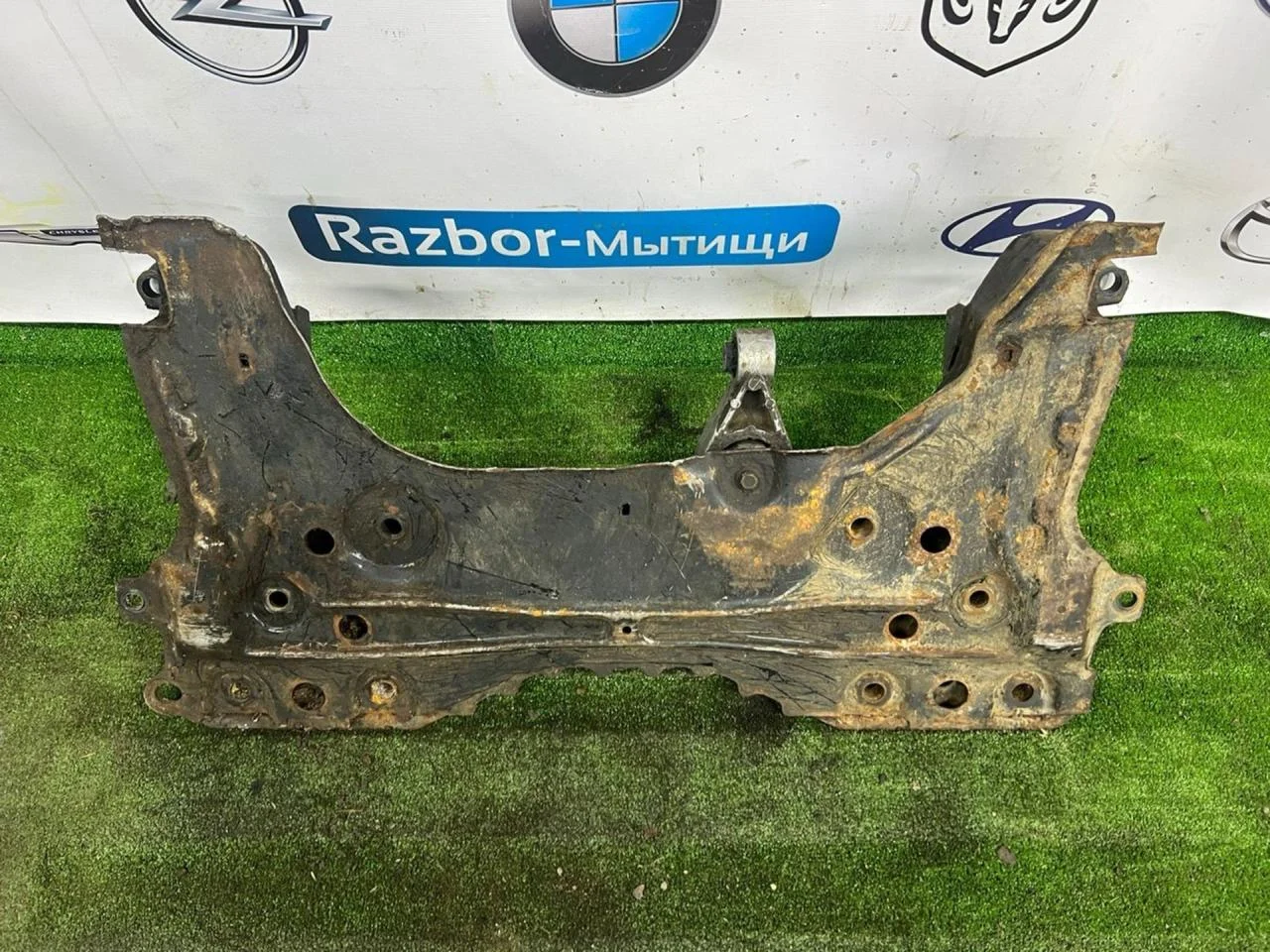 Передняя балка Ford Focus 1 - миниатюра 2
