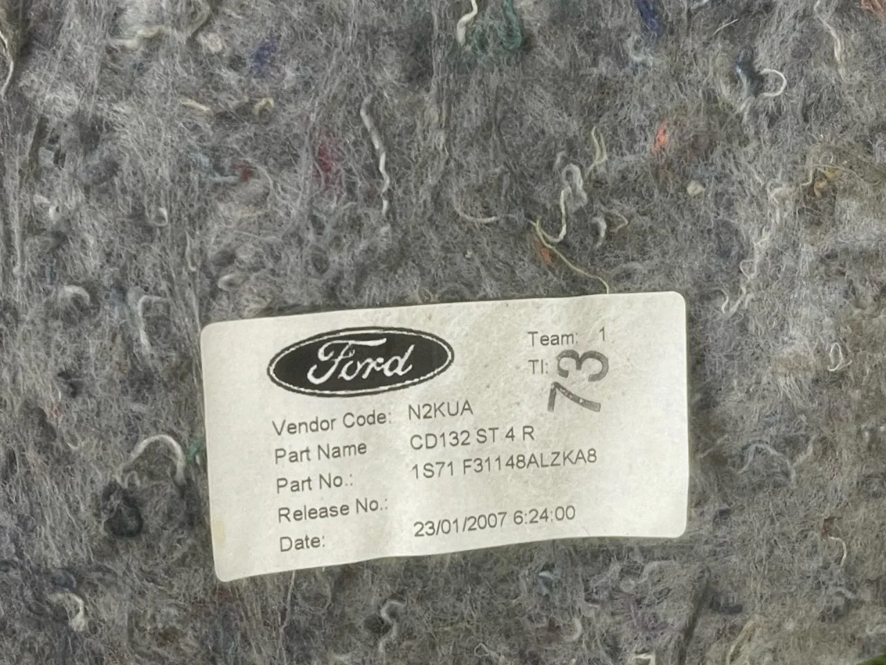 Обшивка багажника правая Ford Mondeo 3 - миниатюра 8