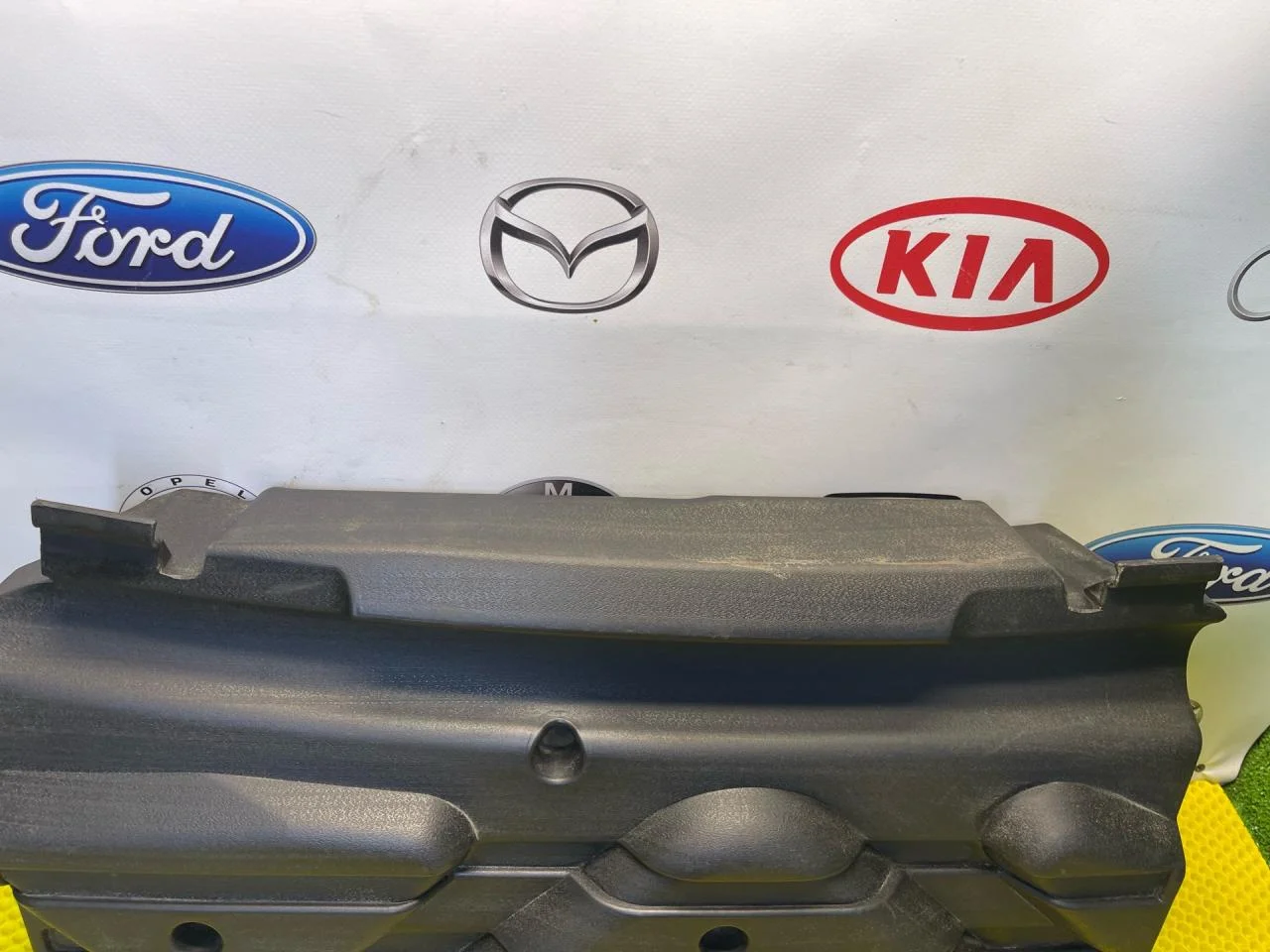 Шумоизоляция капота Ford Mondeo 3 - миниатюра 4