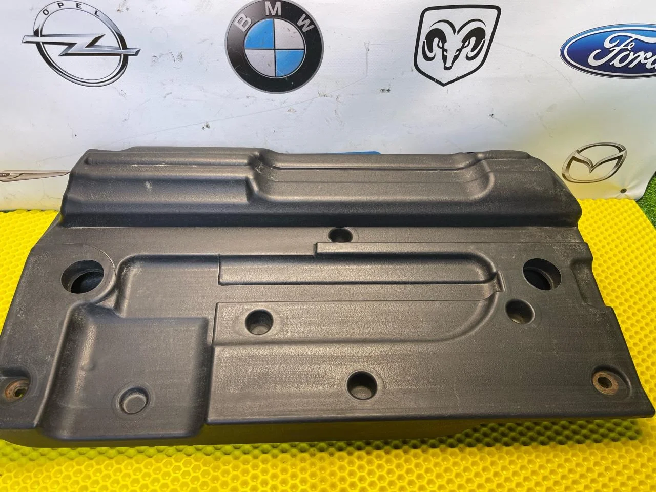 Шумоизоляция капота Ford Mondeo 3 - миниатюра 6