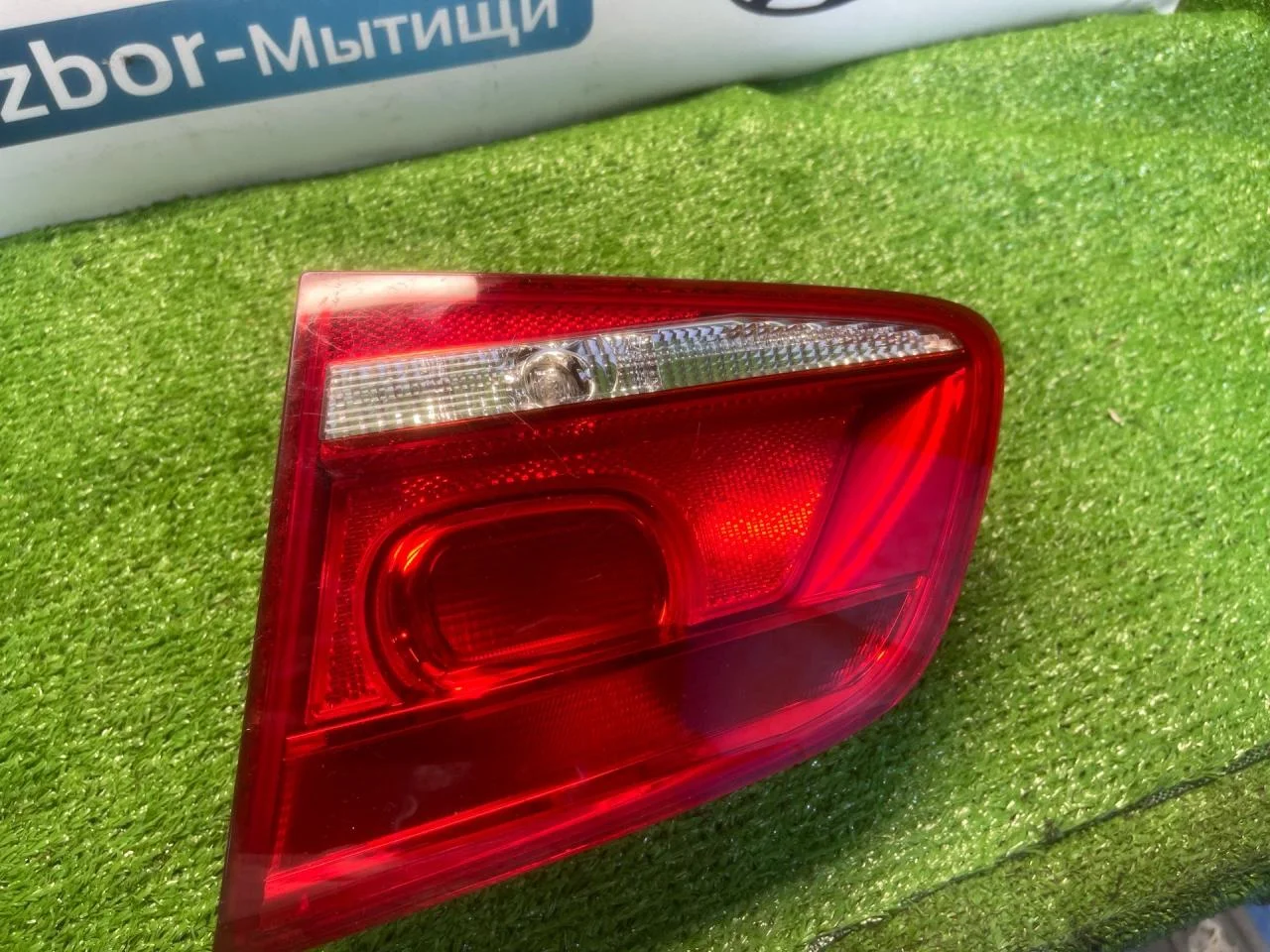 Фонарь крышки багажника правый Volkswagen Passat - миниатюра 7