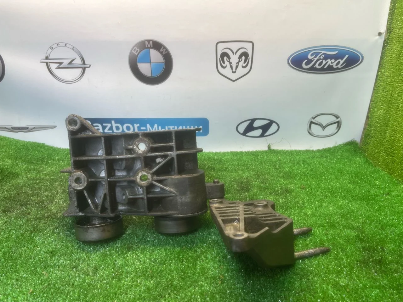 Кронштейн генератора Ford Focus 1 1.6 - миниатюра 3