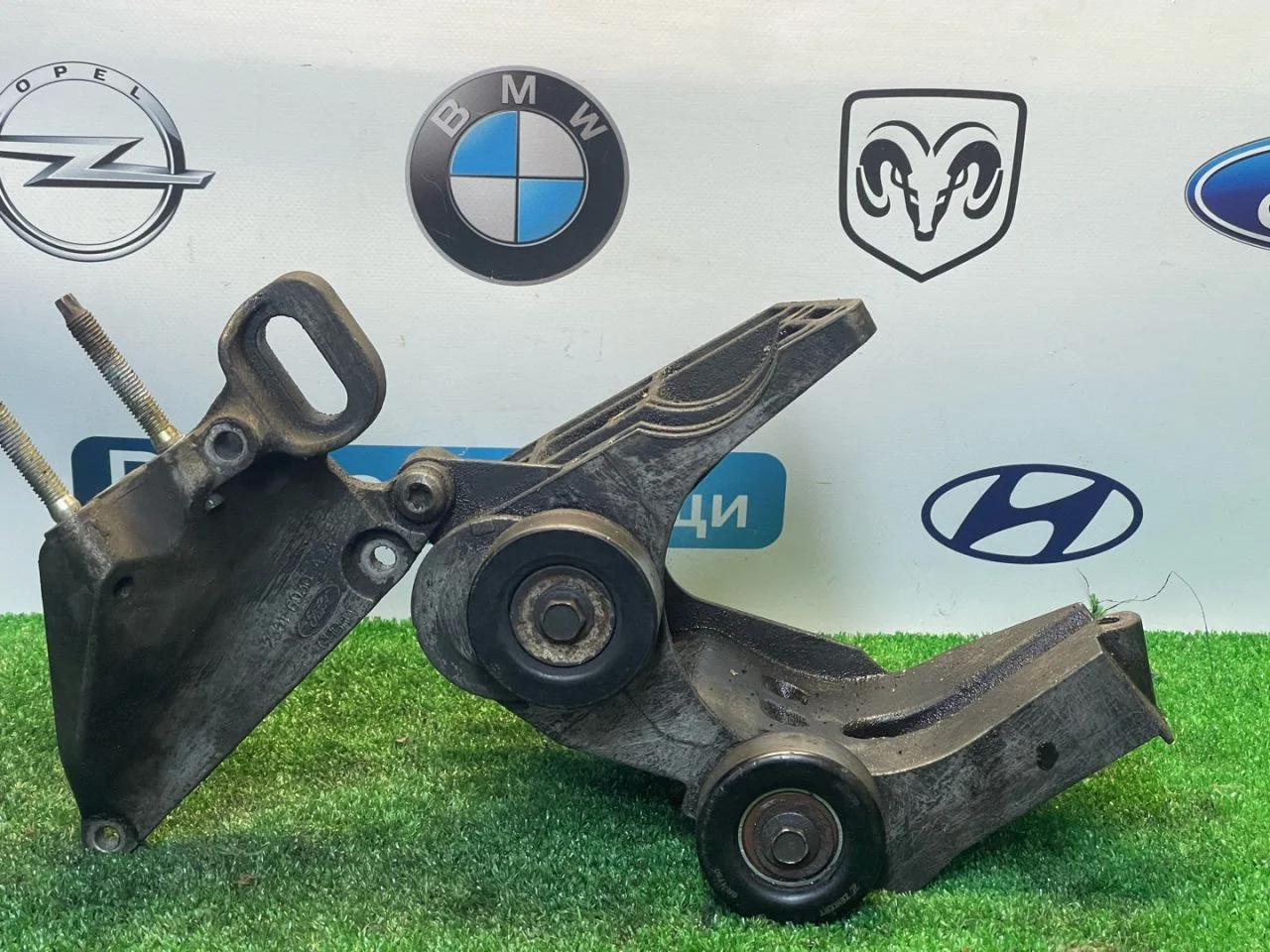 Кронштейн генератора Ford Focus 1 1.6 - миниатюра 4