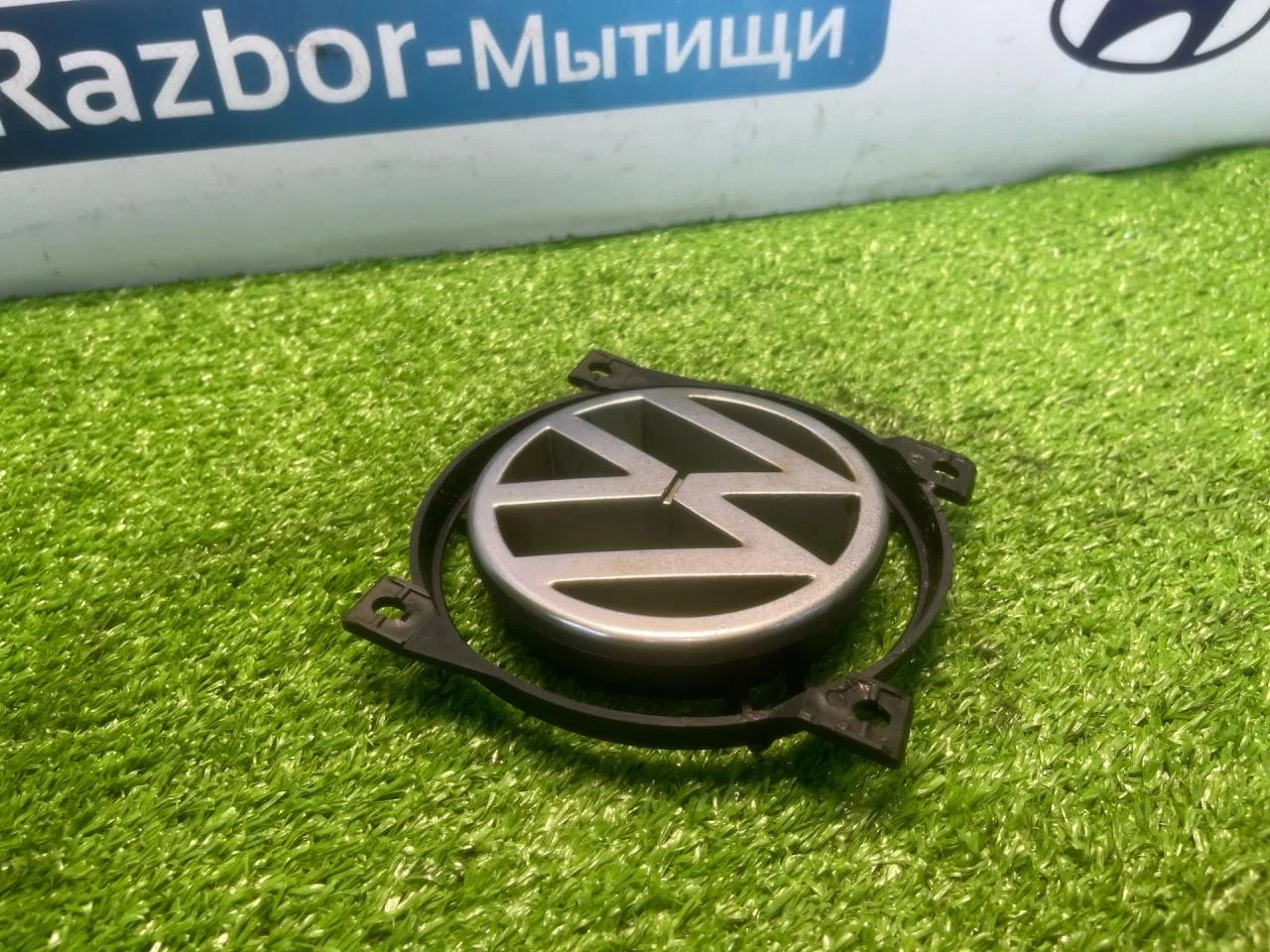 Эмблема Volkswagen Passat B3 - миниатюра 7