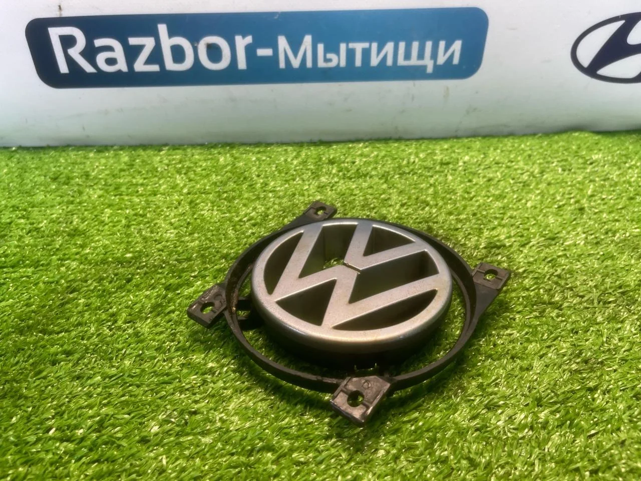 Эмблема Volkswagen Passat B3 - миниатюра 8