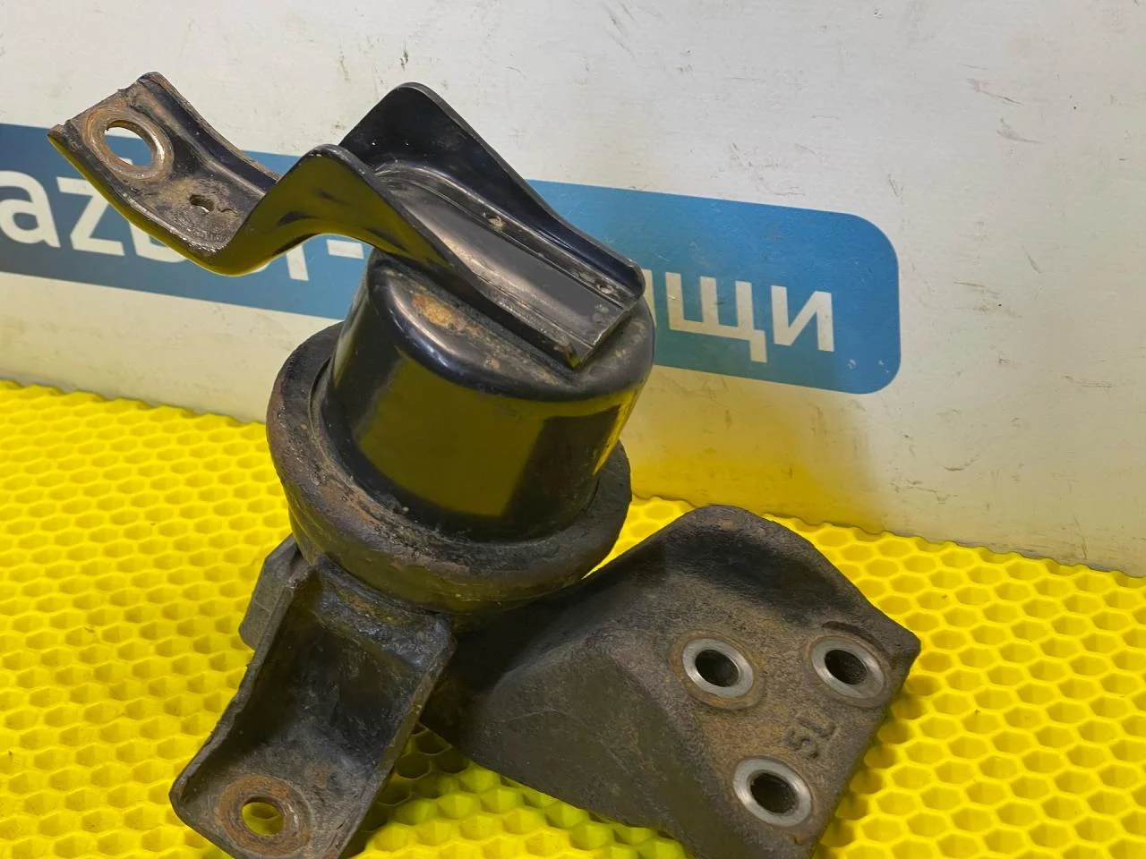 Подушка двигателя правая Mitsubishi Lancer 2004 - миниатюра 3