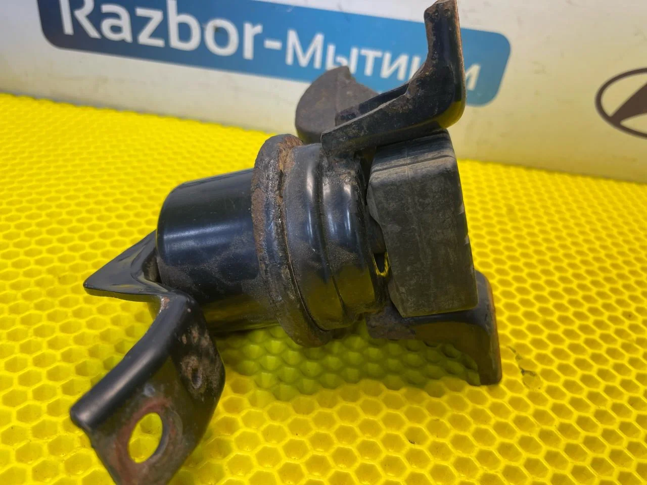 Подушка двигателя правая Mitsubishi Lancer 2004 - миниатюра 6