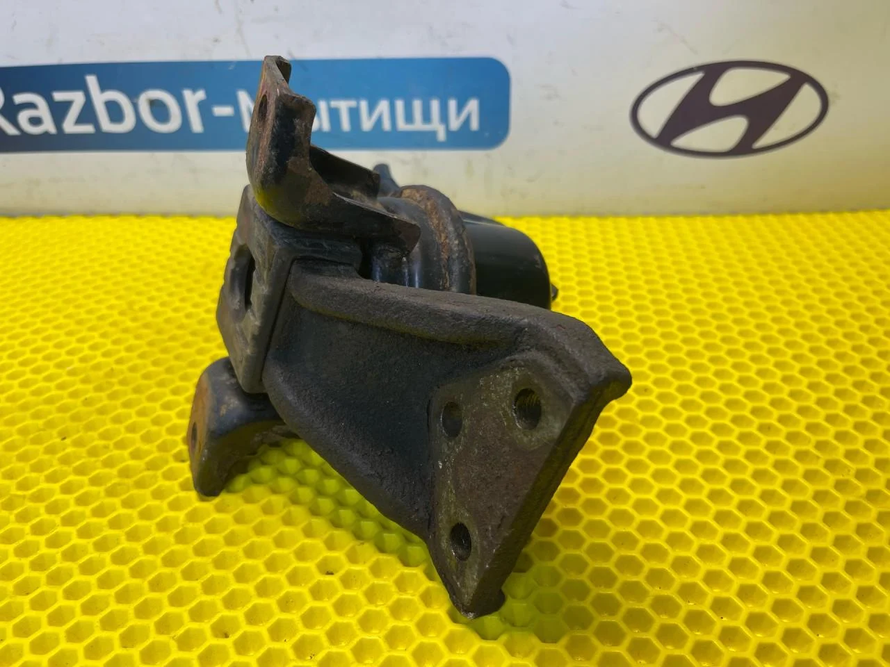 Подушка двигателя правая Mitsubishi Lancer 2004 - миниатюра 7