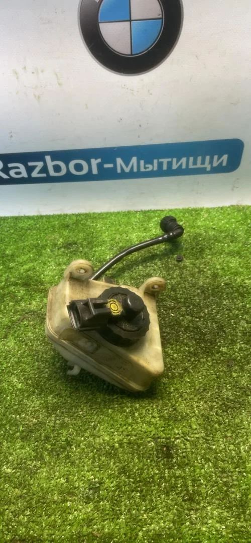 Главный тормозной цилиндр Ford Focus 1 - миниатюра 2