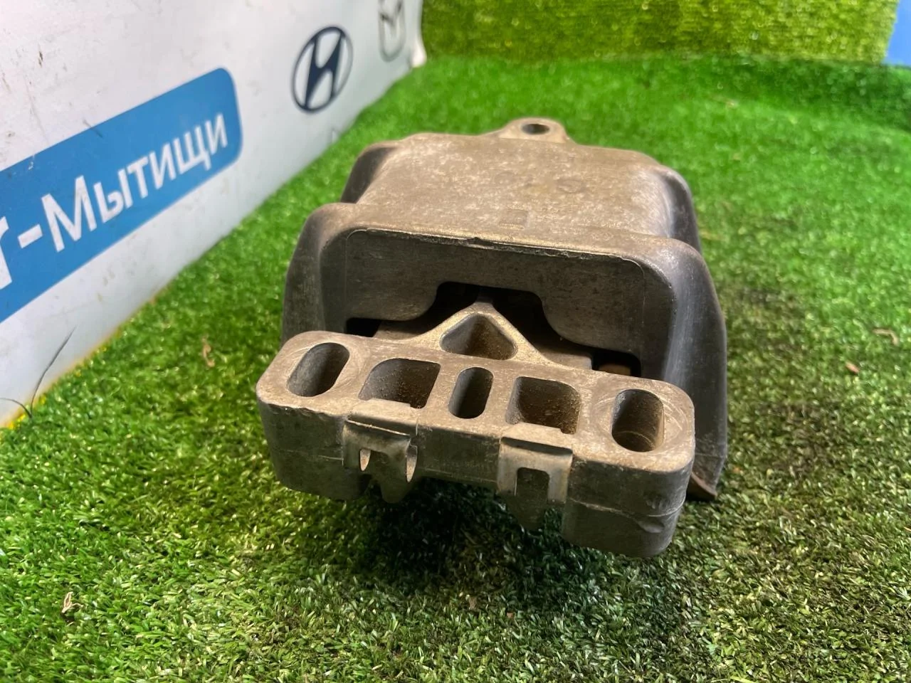 Подушка двигателя Volkswagen Bora - миниатюра 2