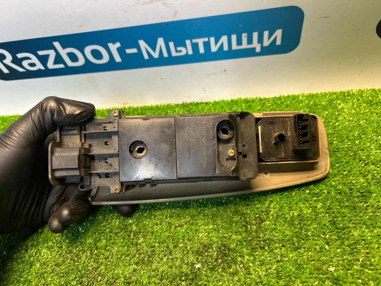 Блок управления стеклоподъемником Honda Odyssey - миниатюра 4