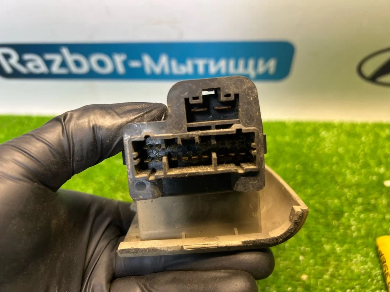Блок управления стеклоподъемником Honda Odyssey - миниатюра 6