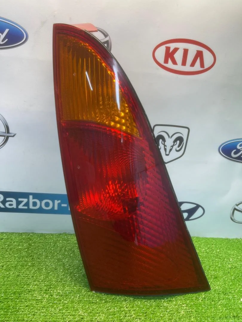Фонарь крышки багажника правый Ford Focus рест. - миниатюра 2