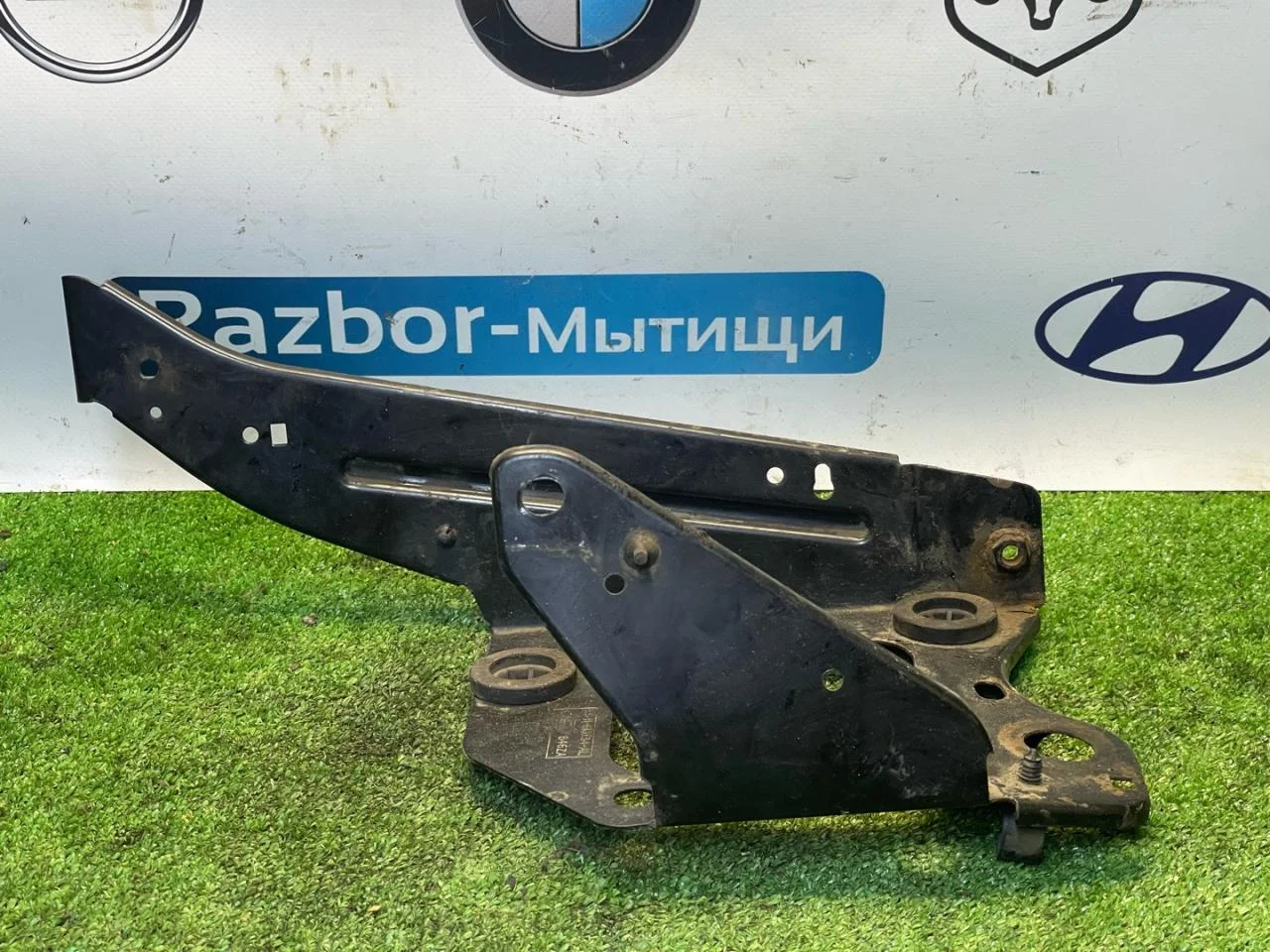 Кронштейн воздушного фильтра Ford Focus рест. 2004 - изображение 1
