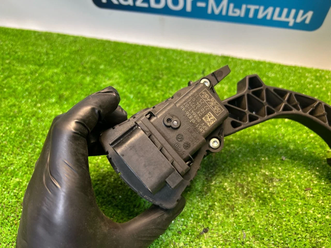 Педаль газа Ford Focus 2006 - миниатюра 2