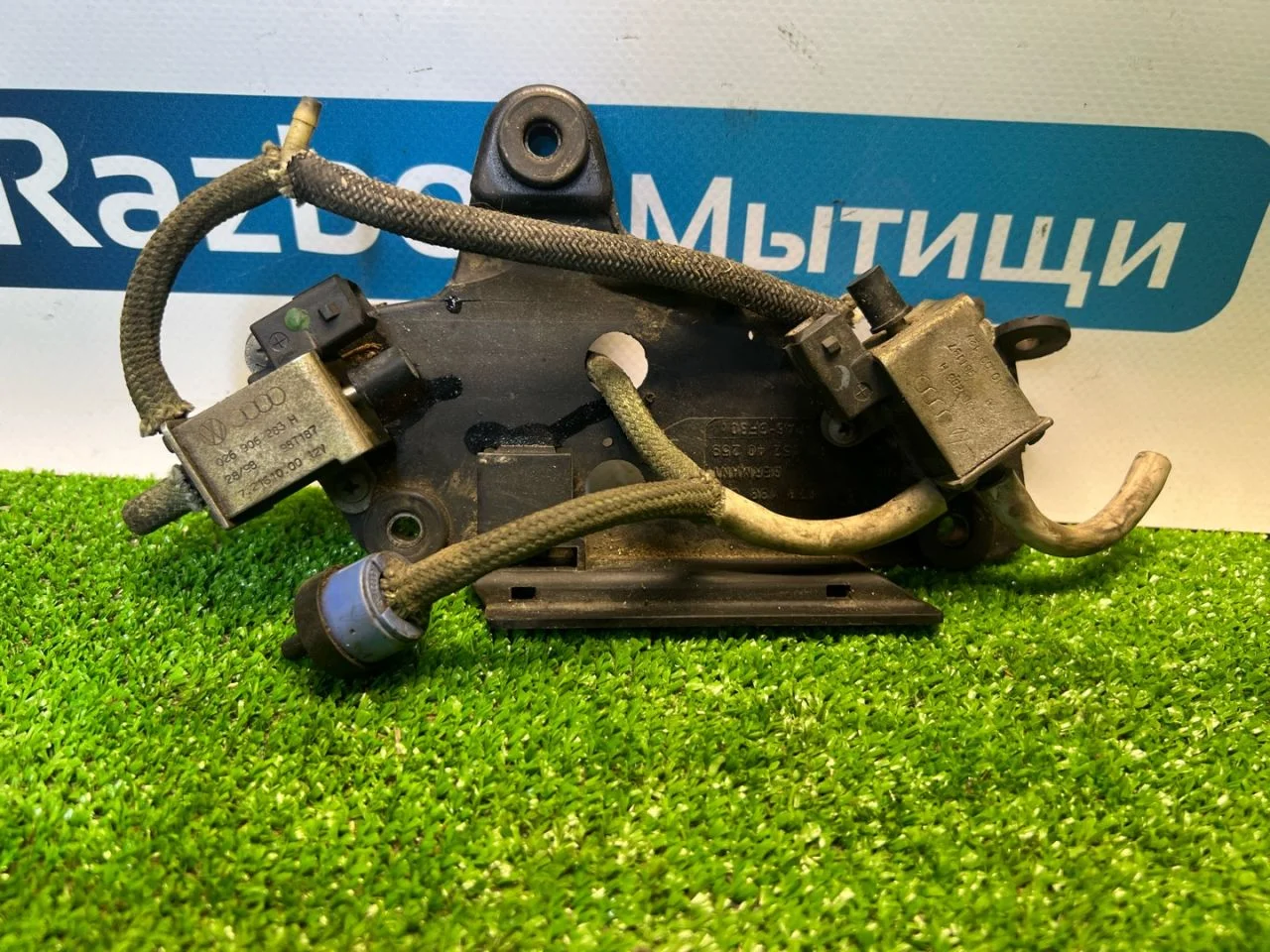 Электромагнитный клапан Audi A6 C5 4B5 2000 - изображение 1