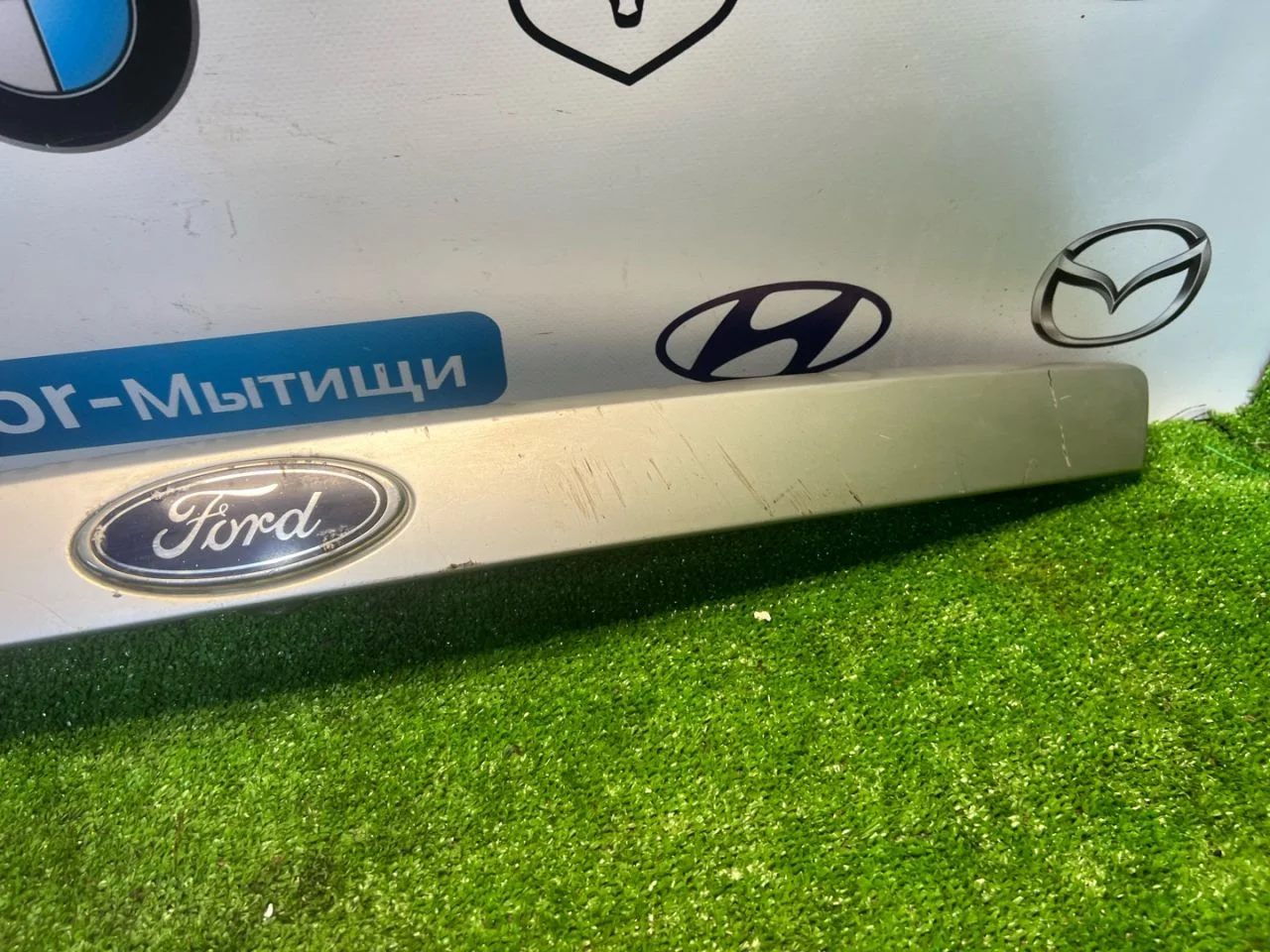 Накладка двери багажника Ford Mondeo 3 - миниатюра 3