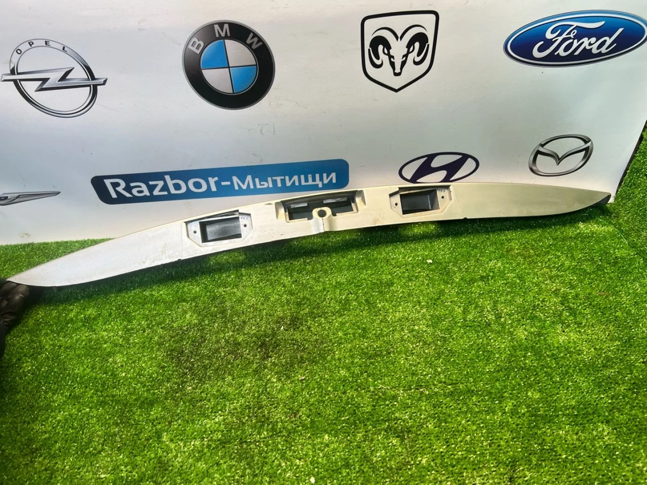 Накладка двери багажника Ford Mondeo 3 - миниатюра 4
