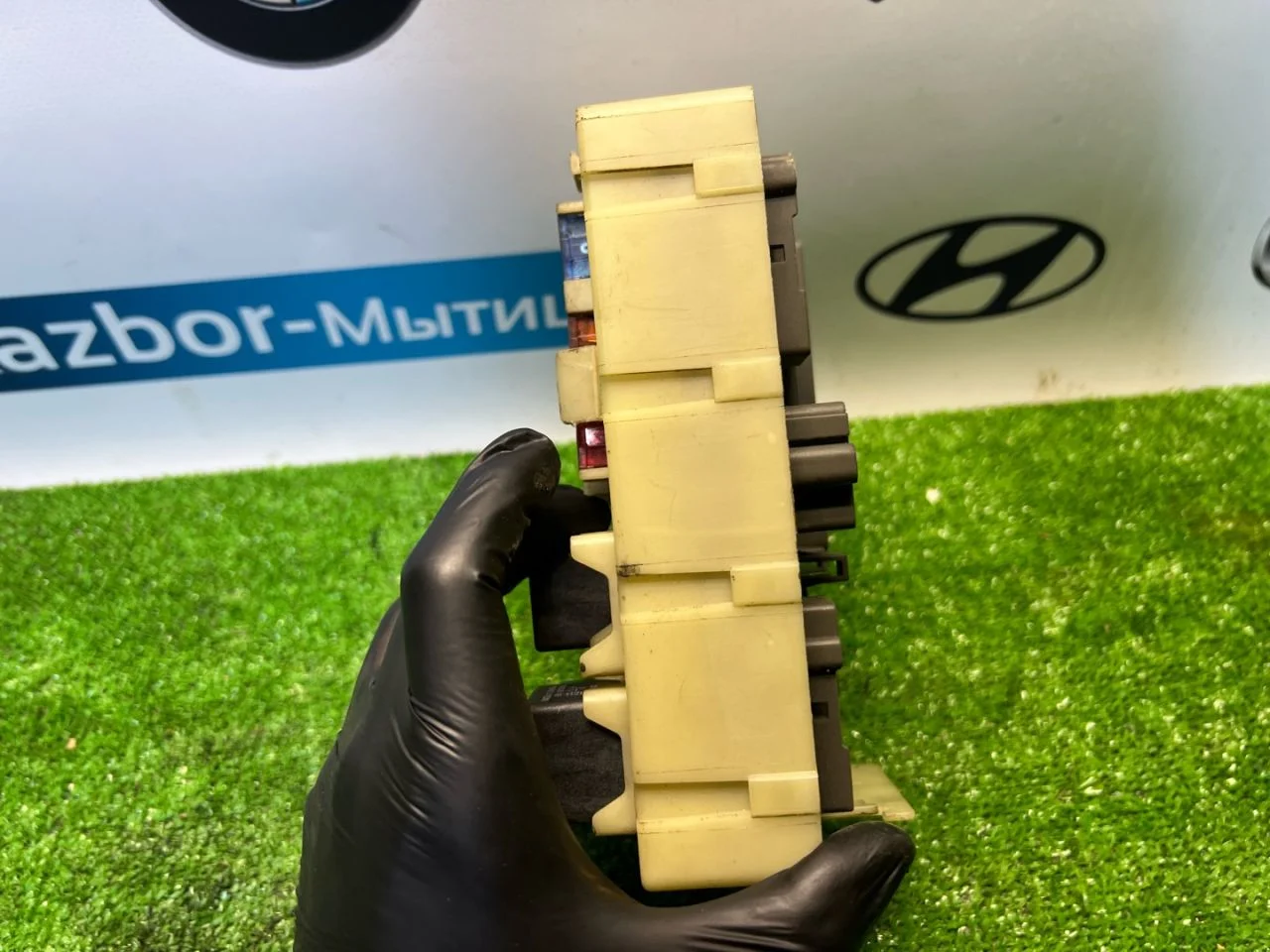 Блок предохранителей передний Ford Focus CAK 2000 - миниатюра 3