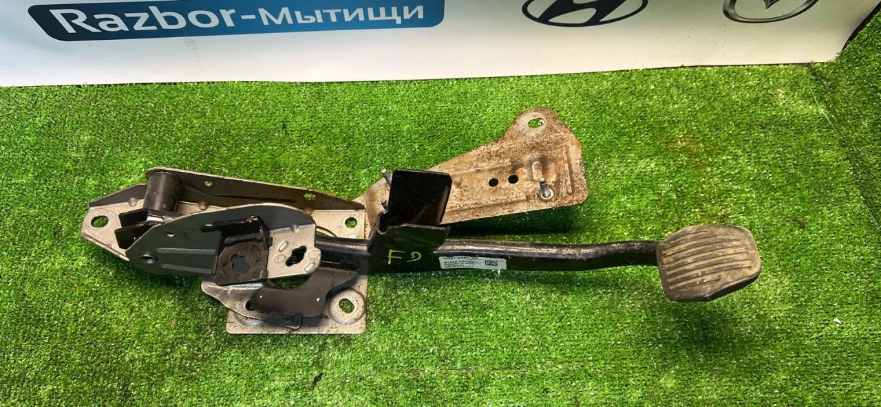 Педаль сцепления Ford Focus 2 BK 2006 4M51-2467 - миниатюра 4
