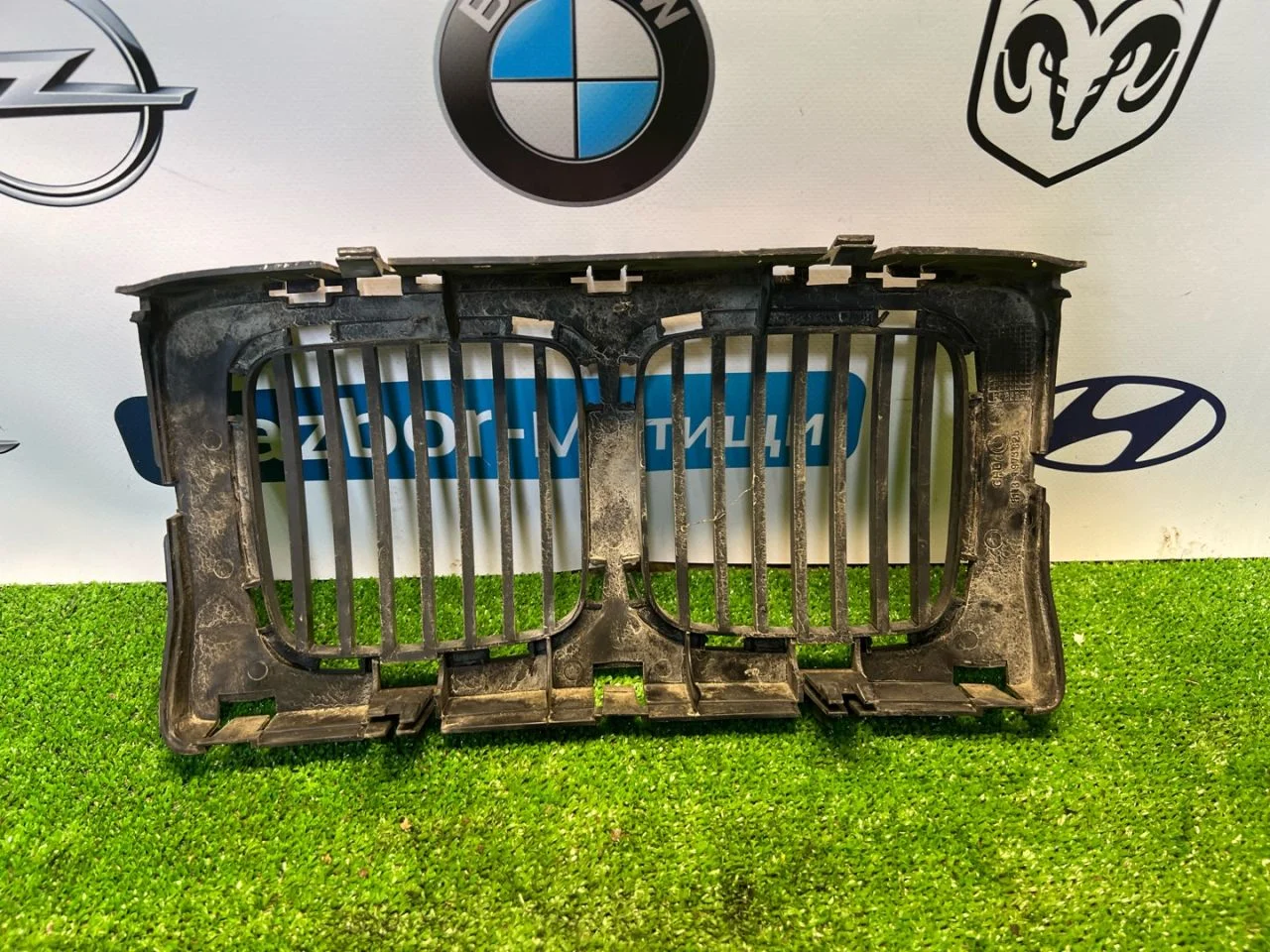 Решетка радиатора верхняя BMW 5 E34 1991 - миниатюра 5