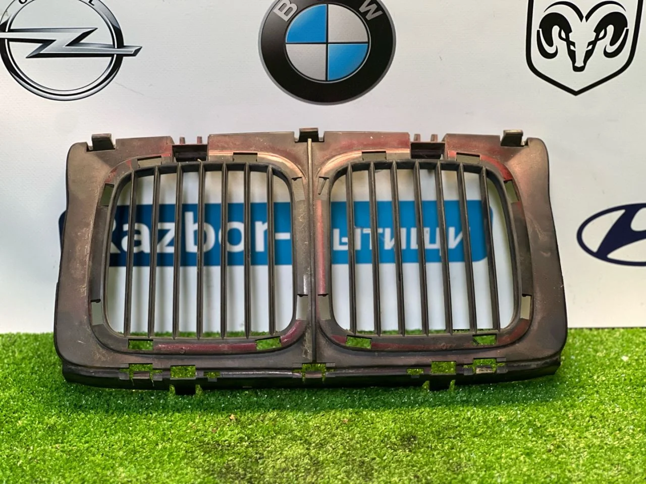 Решетка радиатора верхняя BMW 5 E34 1991 - миниатюра 7