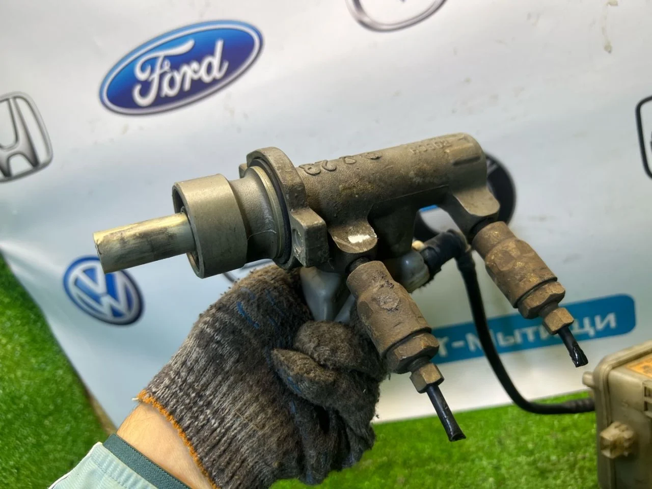 Главный тормозной цилиндр Ford Focus 1 - миниатюра 6
