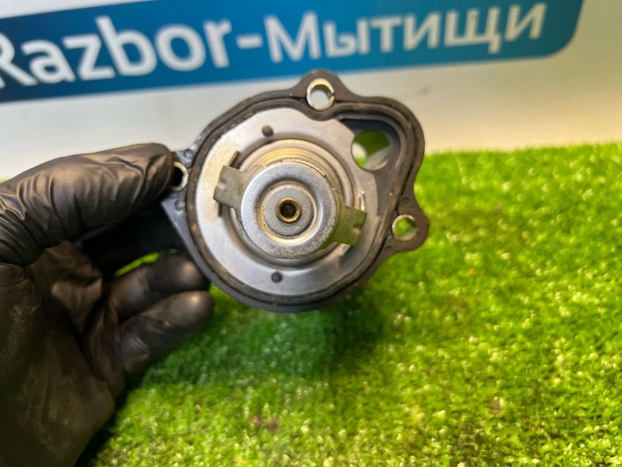 Корпус термостата Ford Focus 2 1.4 - миниатюра 3