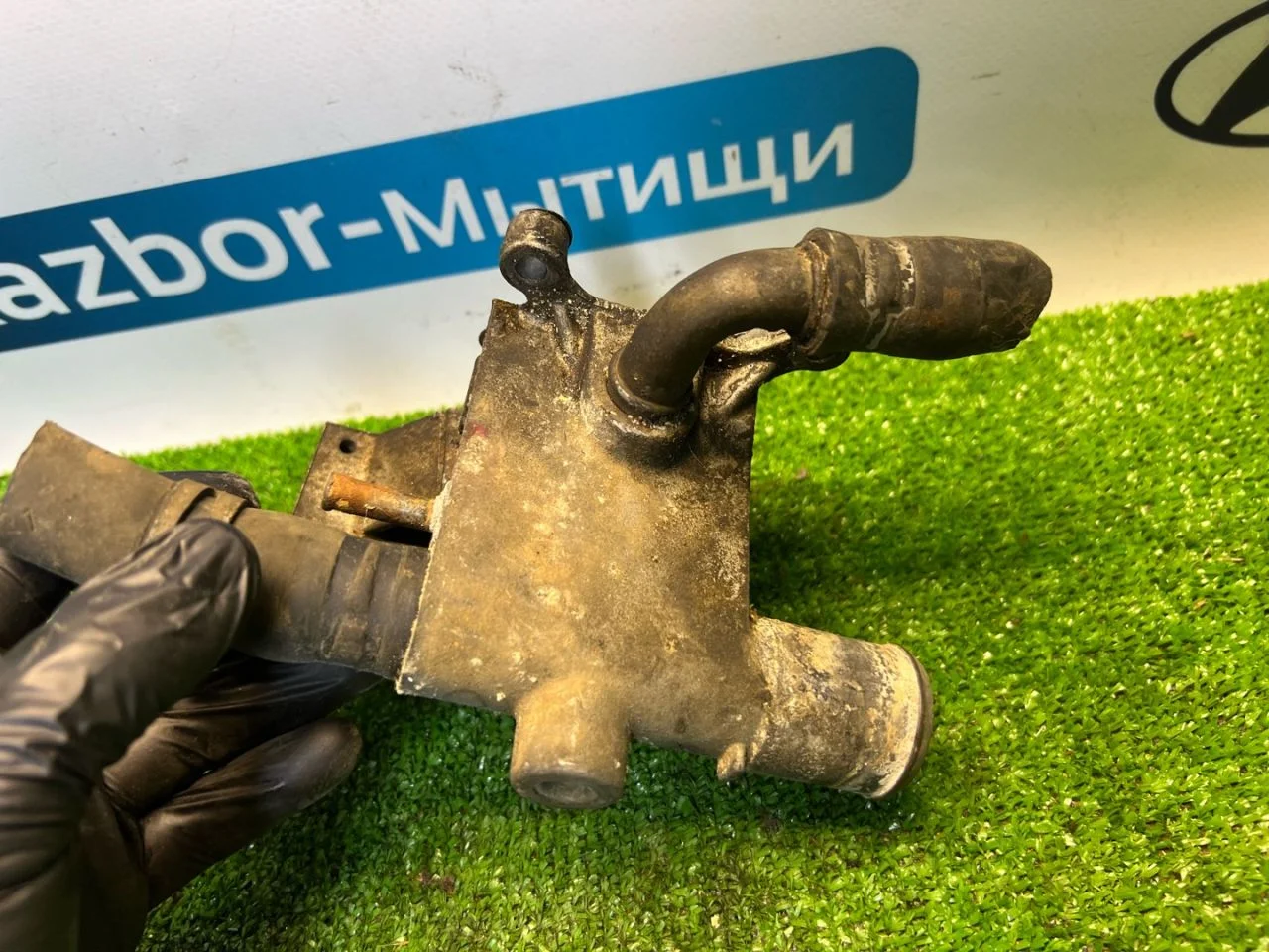 Корпус термостата Ford Focus 1 2.0 - миниатюра 2