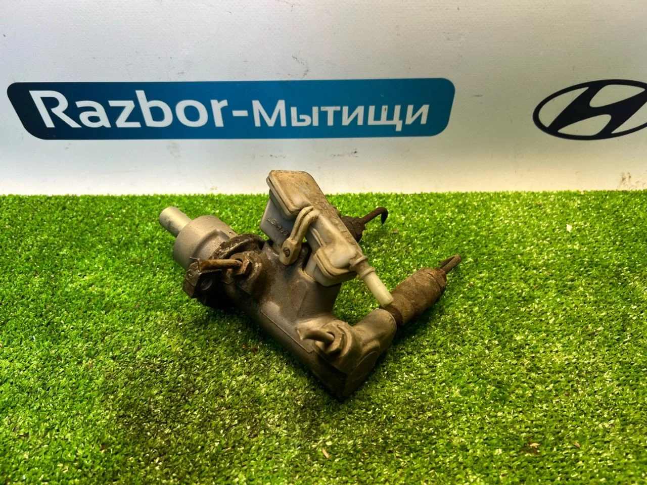 Главный тормозной цилиндр Ford Focus 1 - изображение 1