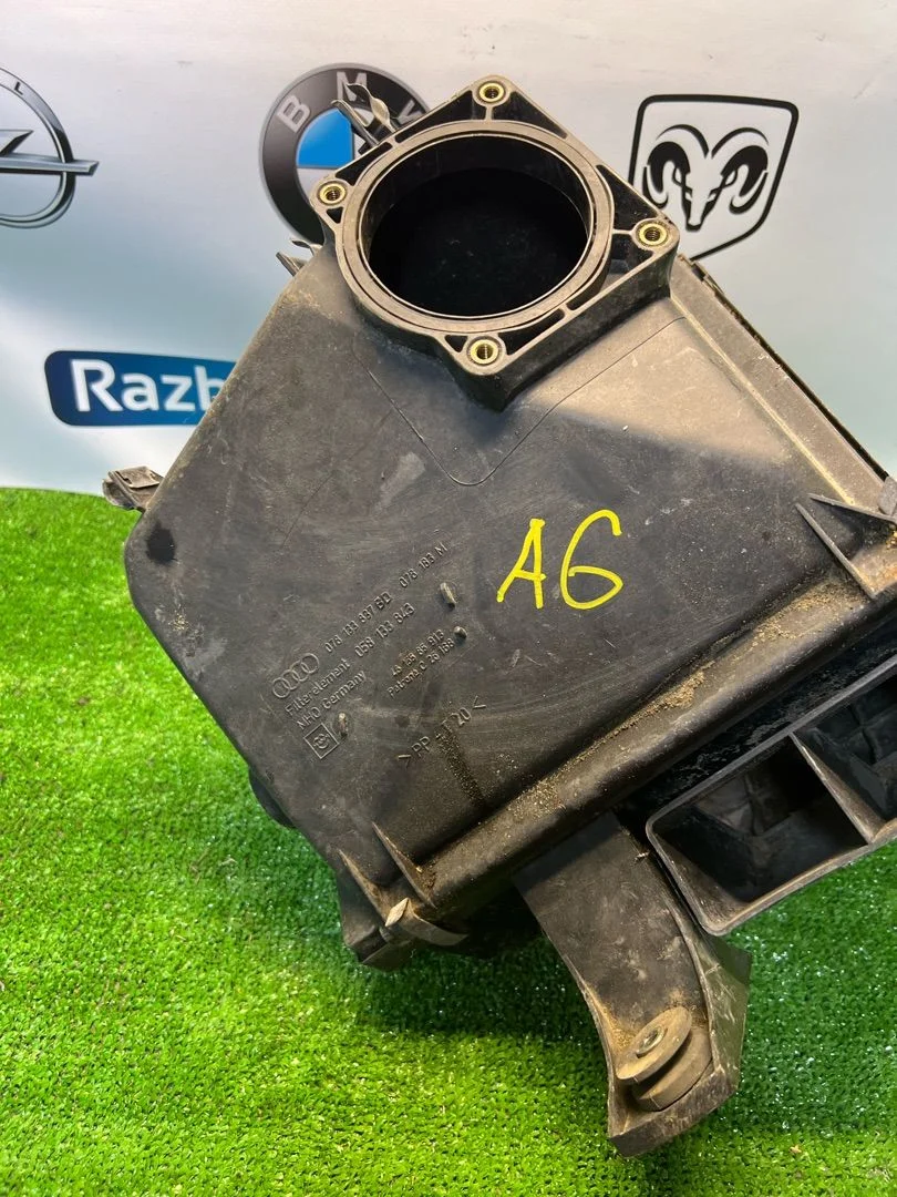 Корпус воздушного фильтра Audi A6 C5 2.4 - миниатюра 2