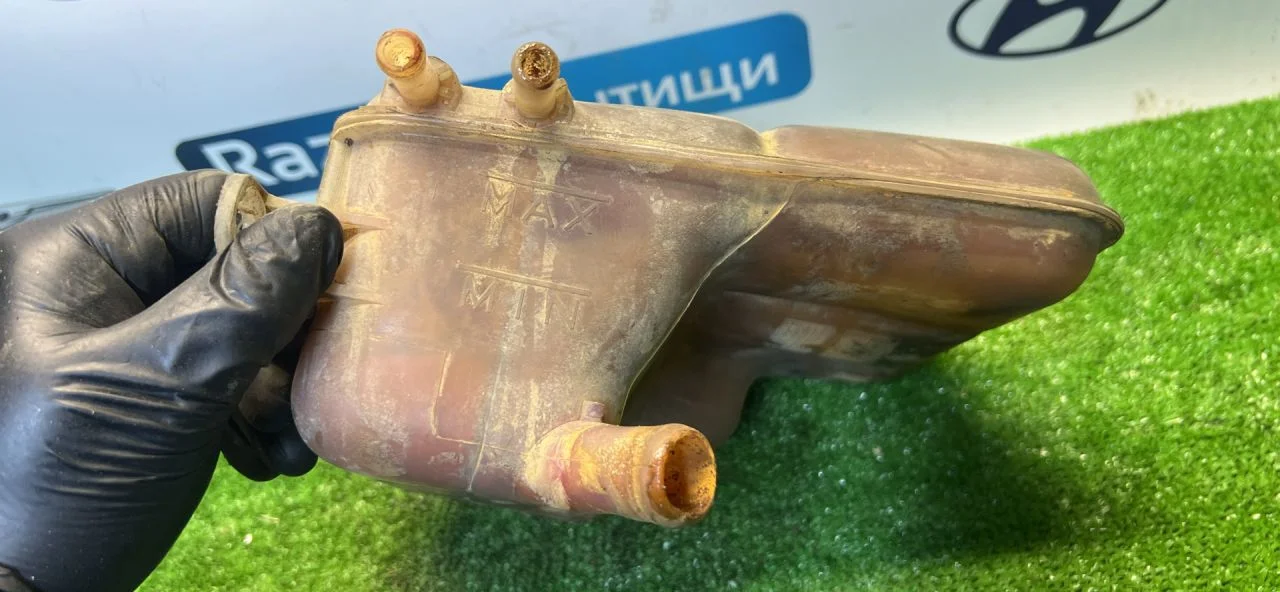 Бачок расширительный Ford Focus 1 - миниатюра 2