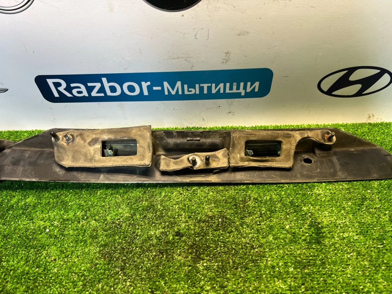 Накладка крышки багажника Ford Focus CAK 2001 - миниатюра 5