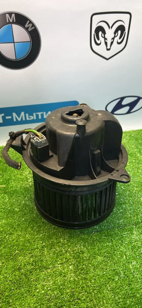 Моторчик печки передний Ford Focus рест. CAK 2004 - изображение 1