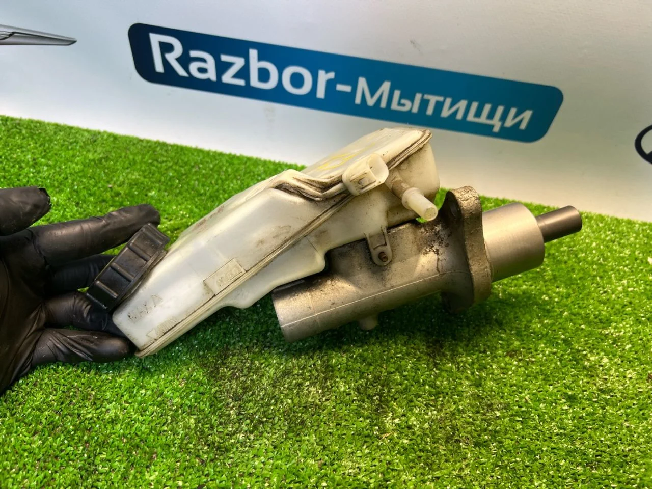 Главный тормозной цилиндр Ford Focus 2 BK 2006 - миниатюра 2