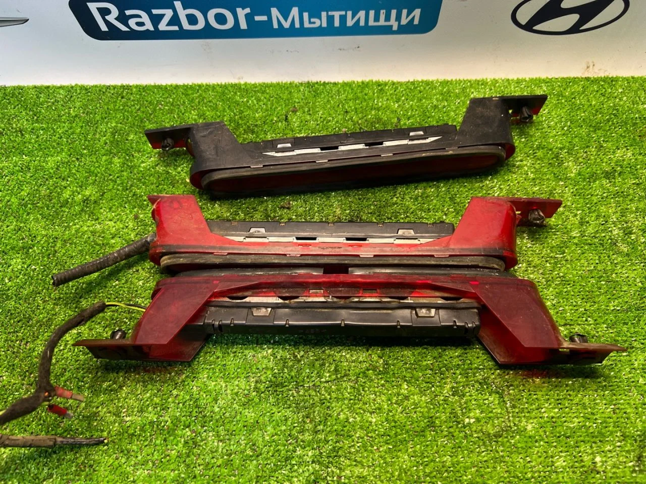 Фонарь крышки багажника Ford Focus 1 седан - миниатюра 4
