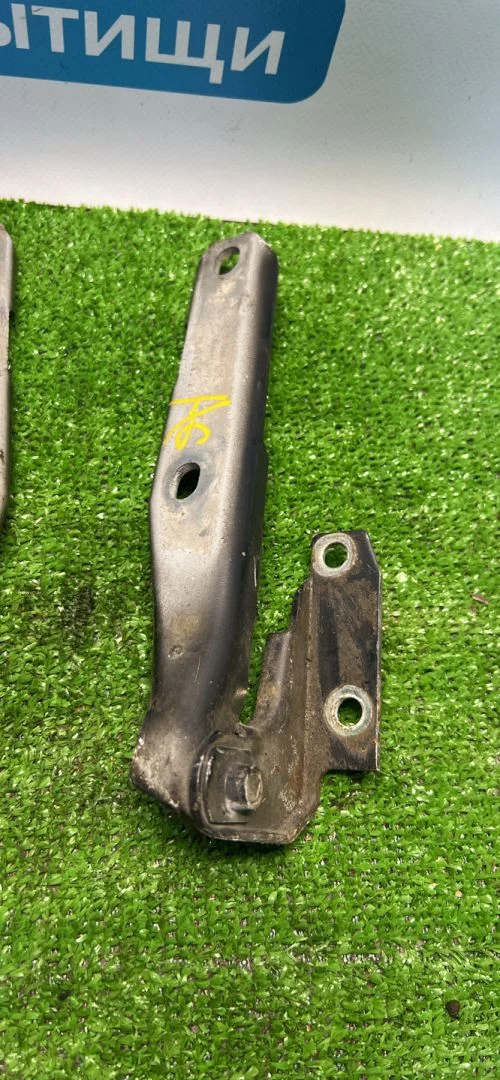Петля капота Audi A6 C5 4B5 2000 4B0823301D - миниатюра 3