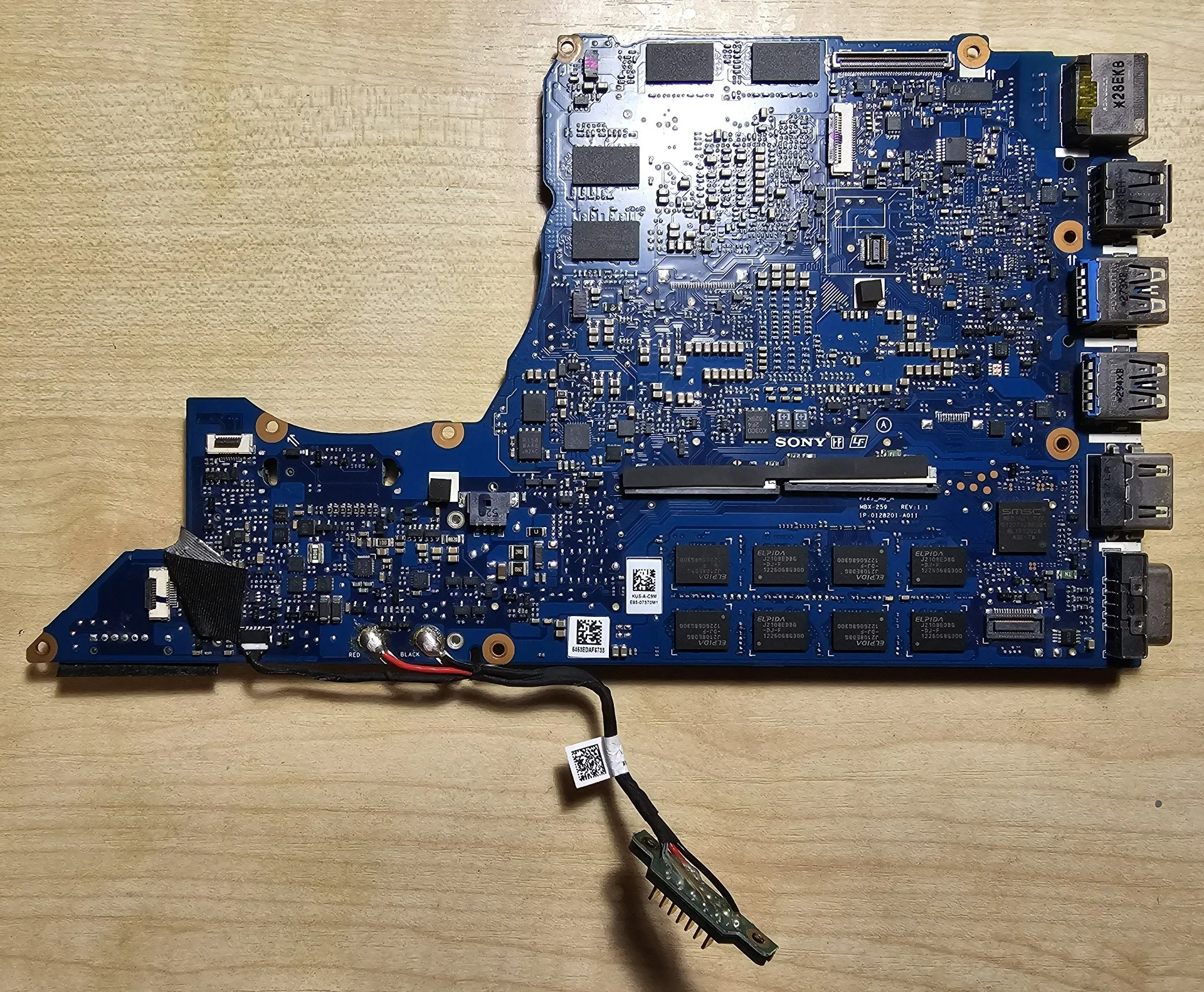Ноутбук sony vaio SVS13AB1KV В разбор - миниатюра 3
