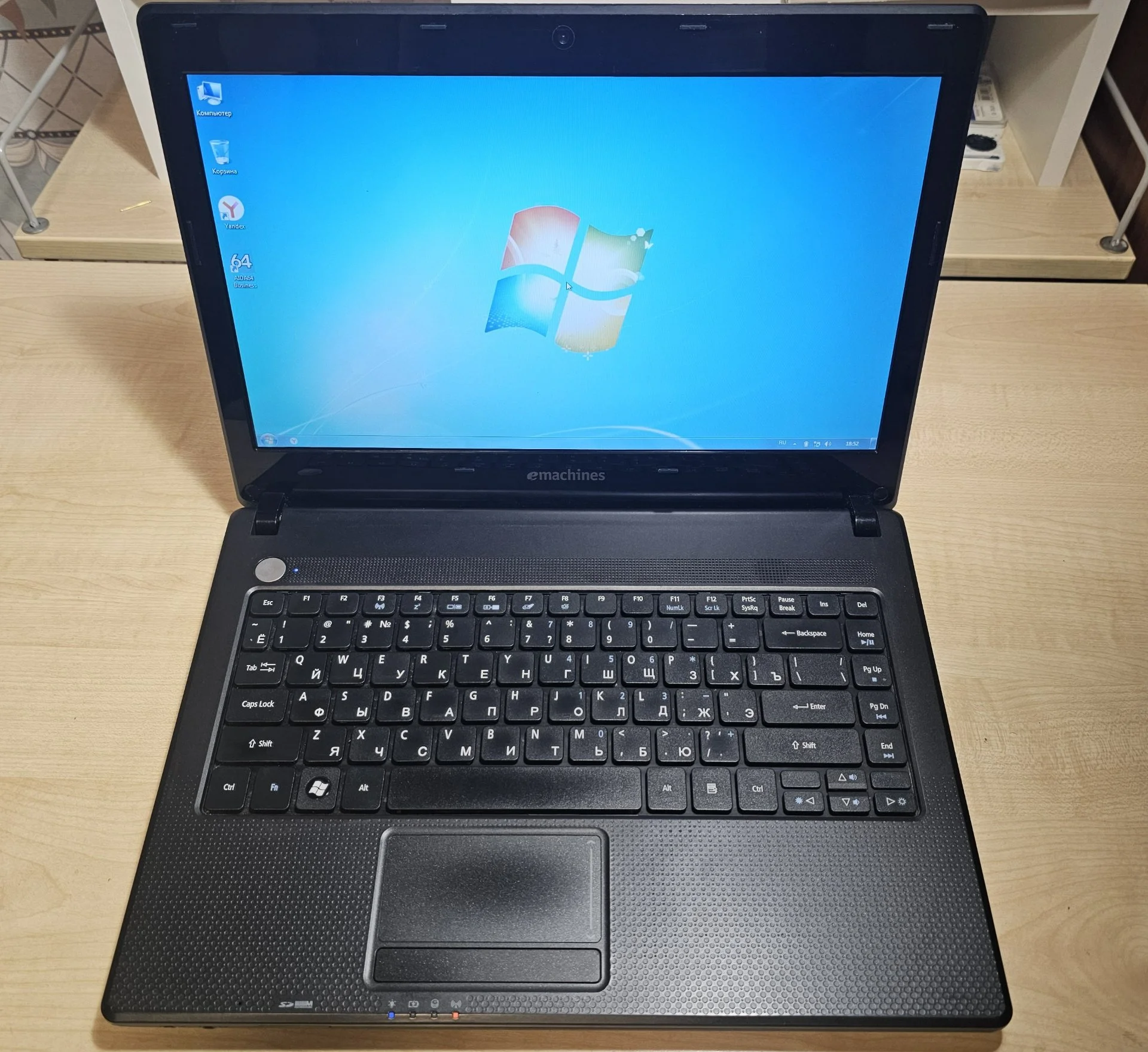 Ноутбук emachines D528 (ZQ6) для работы - миниатюра 3