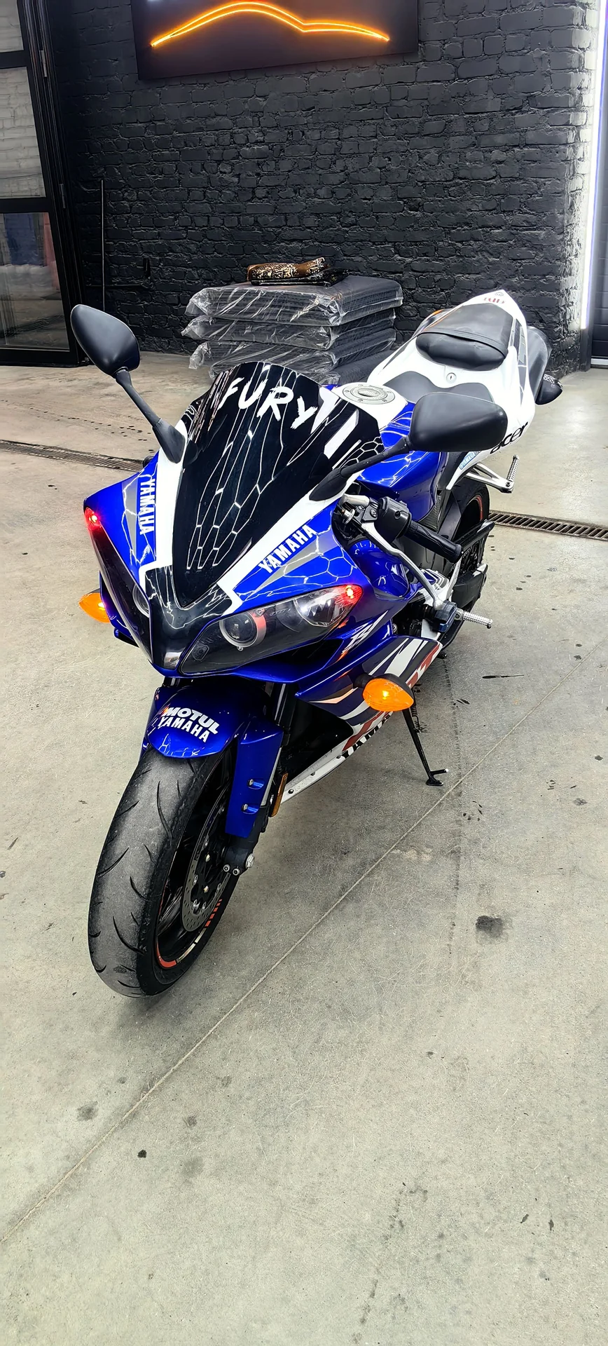 Мотоцикл Yamaha R1 2008 - изображение 1