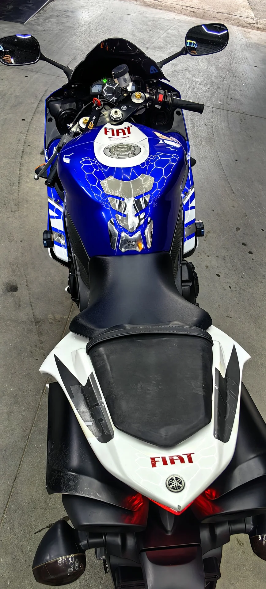 Мотоцикл Yamaha R1 2008 - миниатюра 6