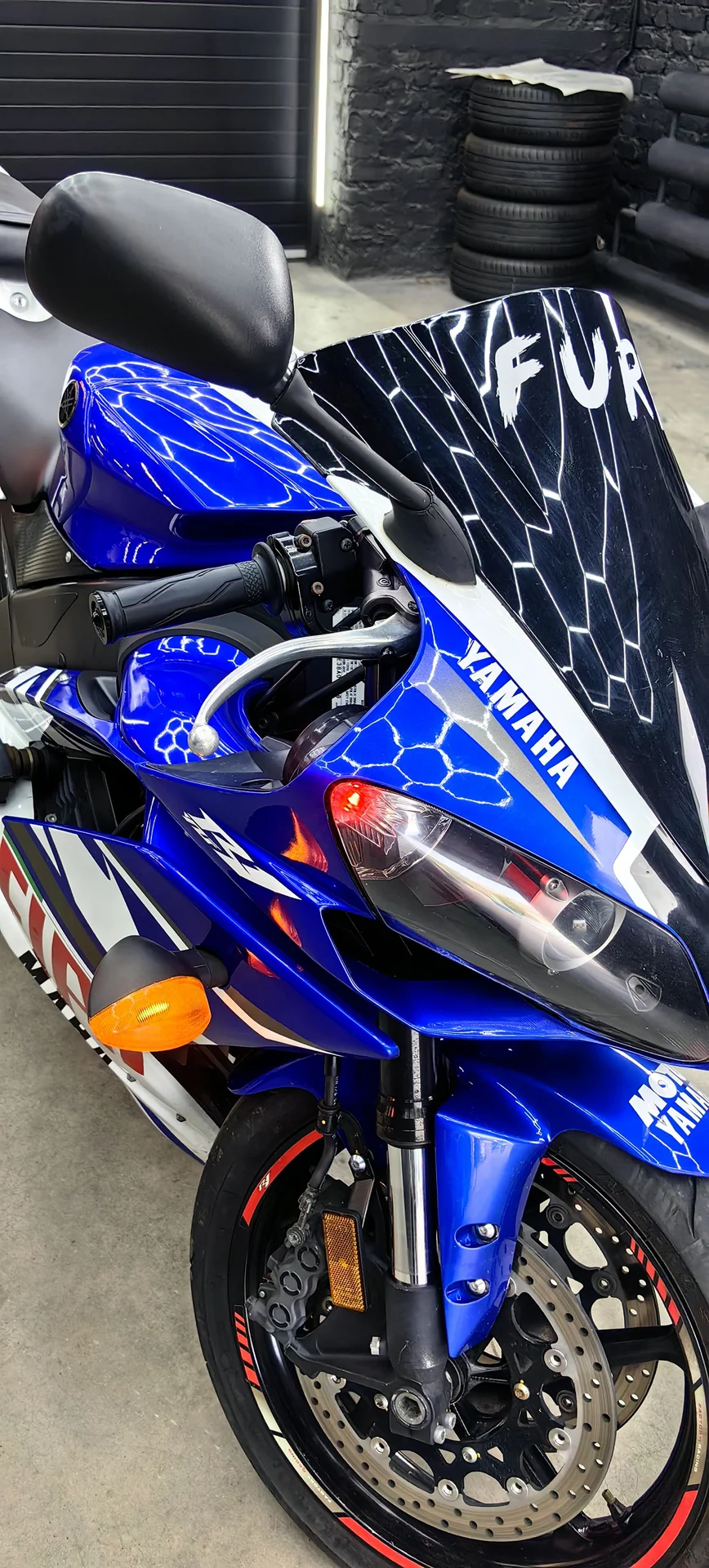 Мотоцикл Yamaha R1 2008 - миниатюра 7