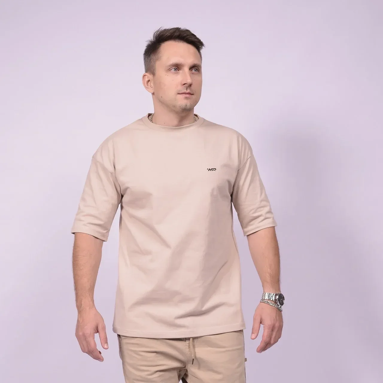 Плотная базовая футболка oversize бежевая в кейсе - миниатюра 2