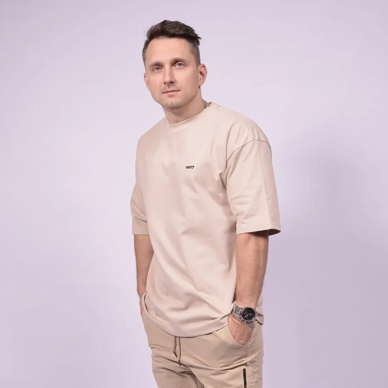 Плотная базовая футболка oversize бежевая в кейсе - миниатюра 3