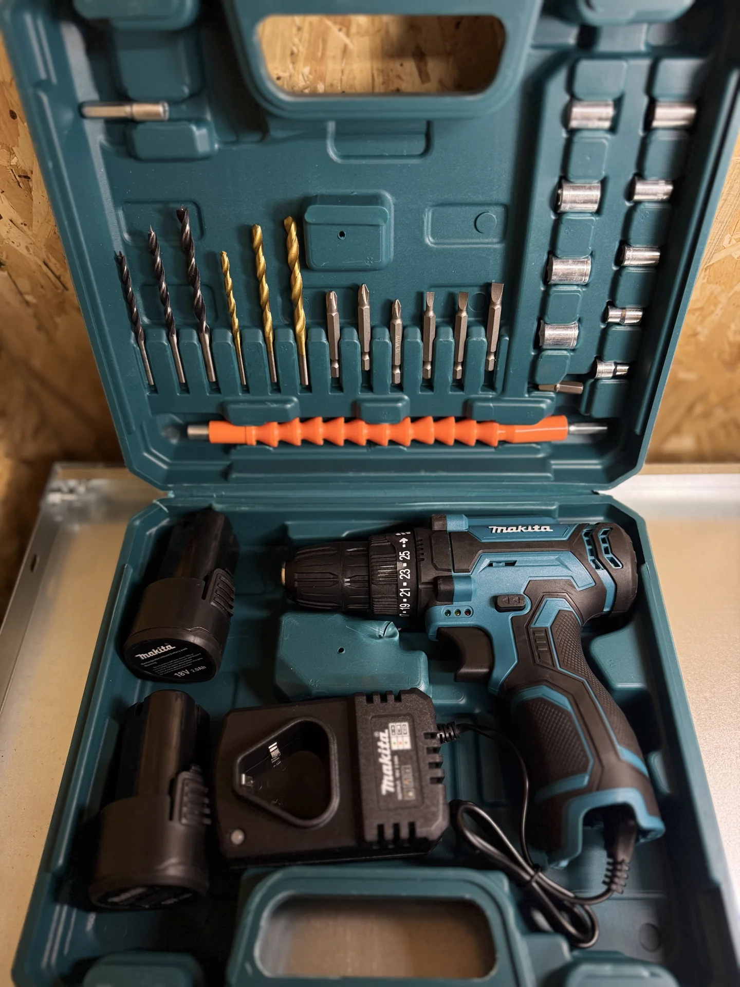 Шуруповерт makita 18v - изображение 1
